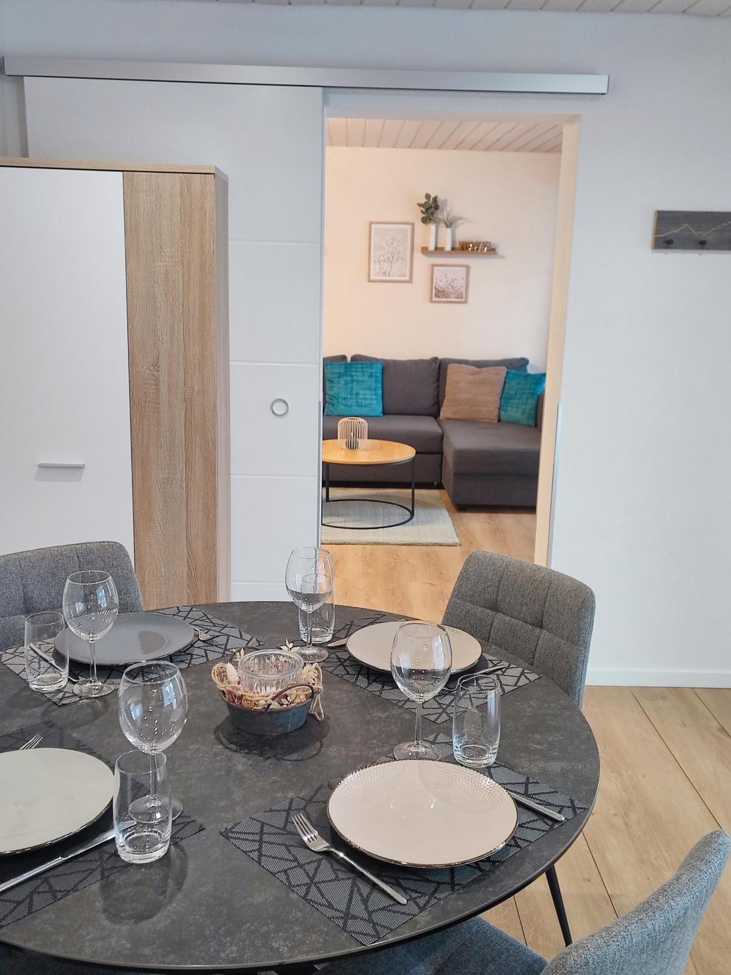 Kleine Auszeit - 2-Zimmer Ferienwohnung Spiez Ngoại thất bức ảnh