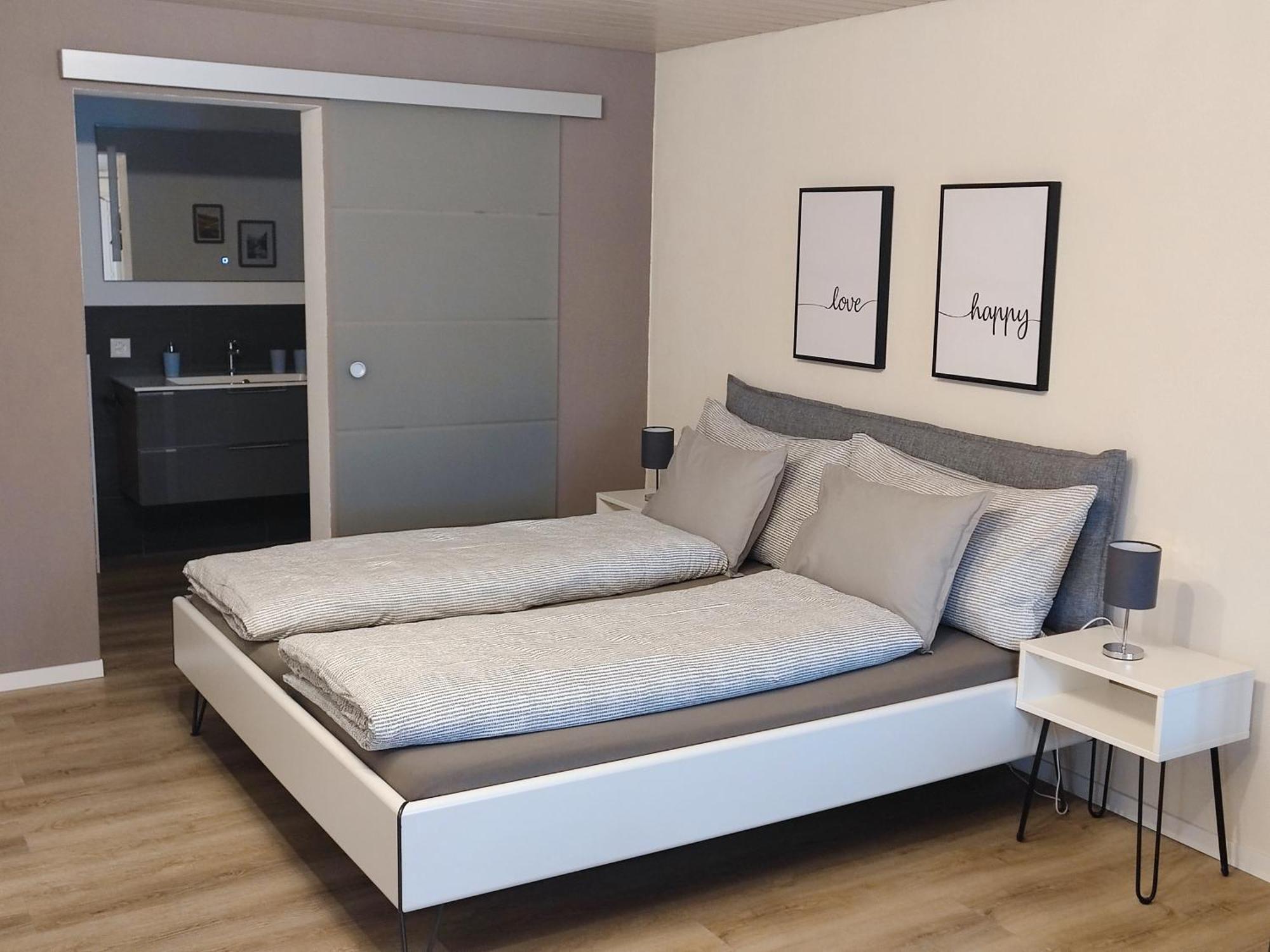 Kleine Auszeit - 2-Zimmer Ferienwohnung Spiez Ngoại thất bức ảnh